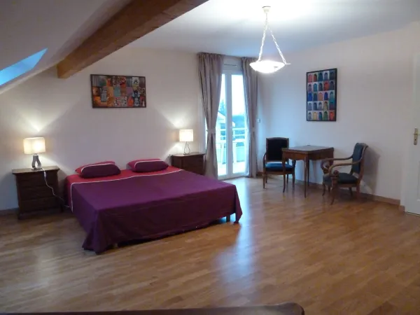 Chambre avec lit double