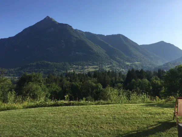 Le jardin devant le gite
