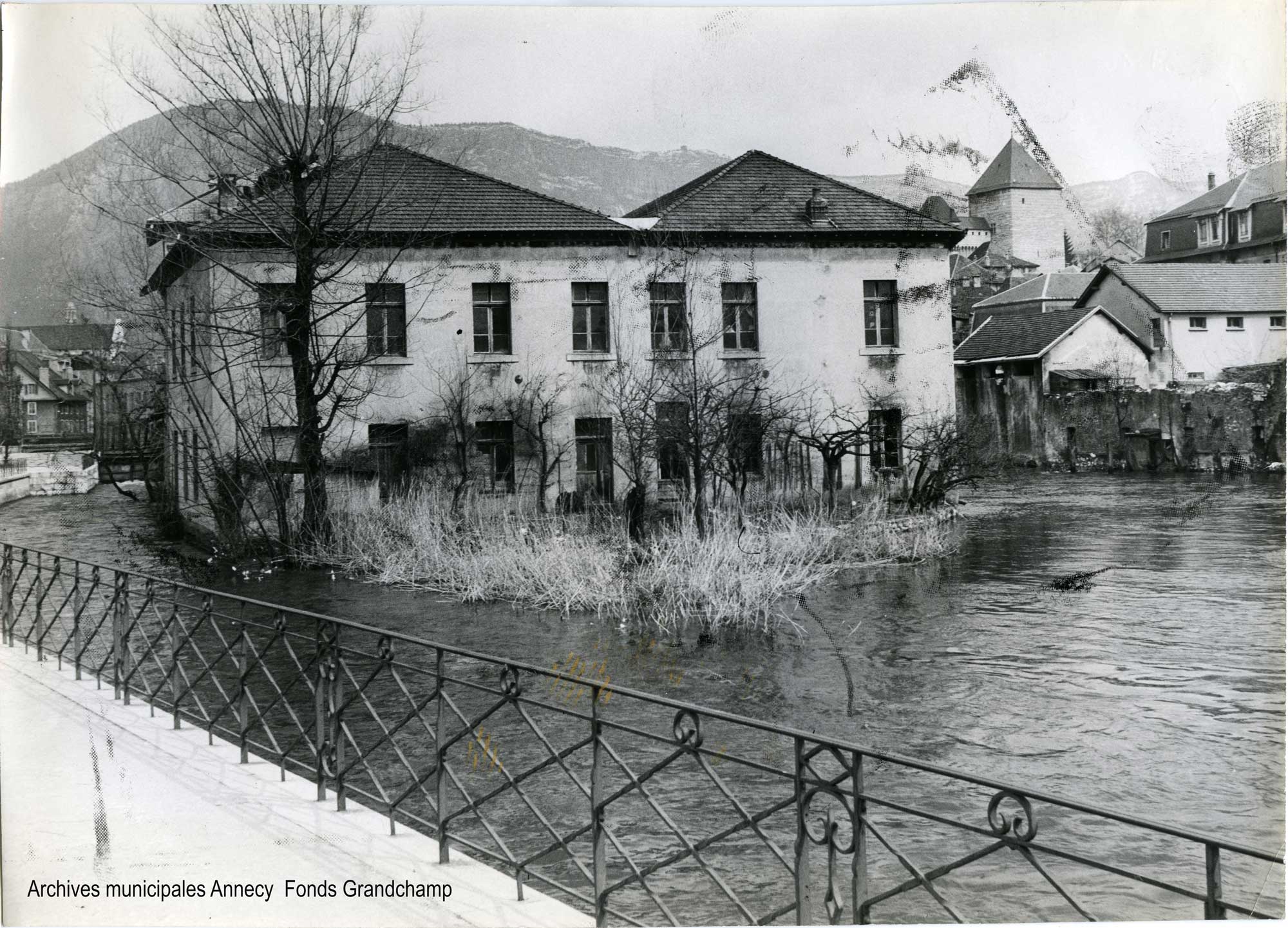 L’île Saint Joseph : Une île industrielle à Annecy