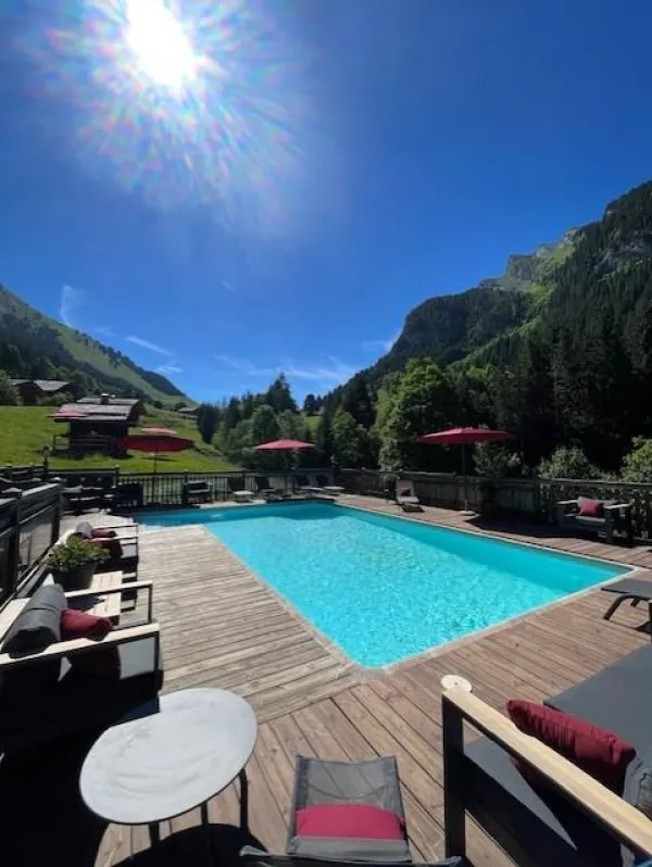 Hôtel Les Chalets de la Serraz
