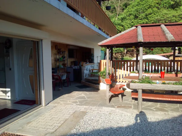 Espace devant le gîte