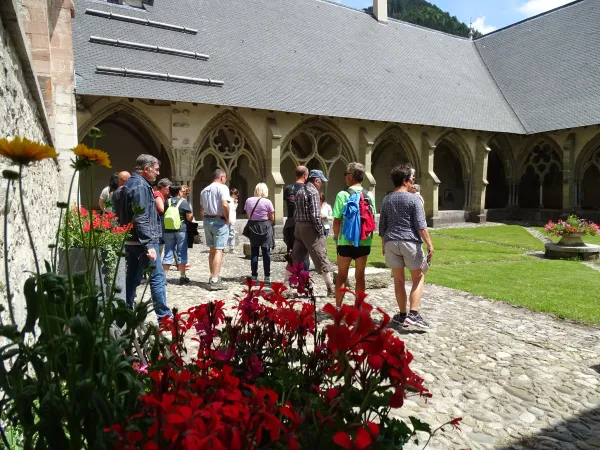 Groupes adultes - L'Abbaye de fond en comble - Visite des charpentes du monastère_Abondance