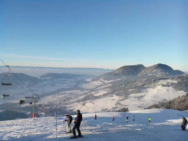 Piste bleue La Frastaz - les Habères, avec vue sur le village