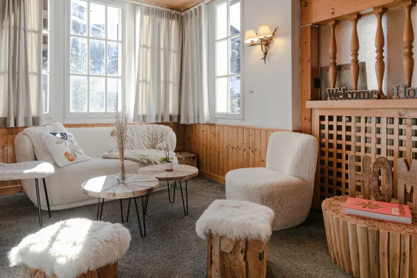 Salon Lounge