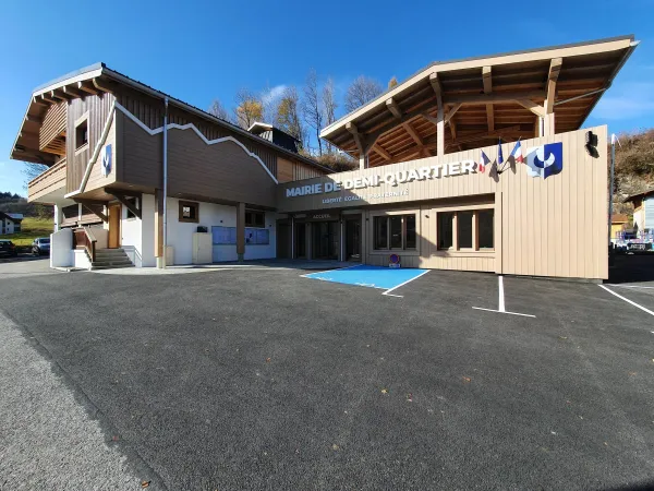 Mairie de Demi-Quartier
