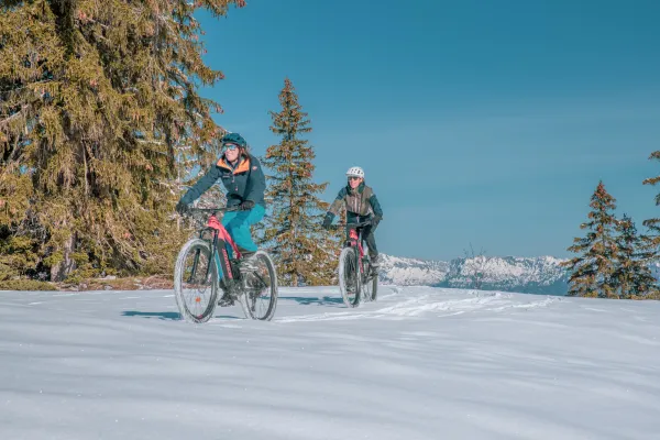 Initiation au VTT électrique sur neige