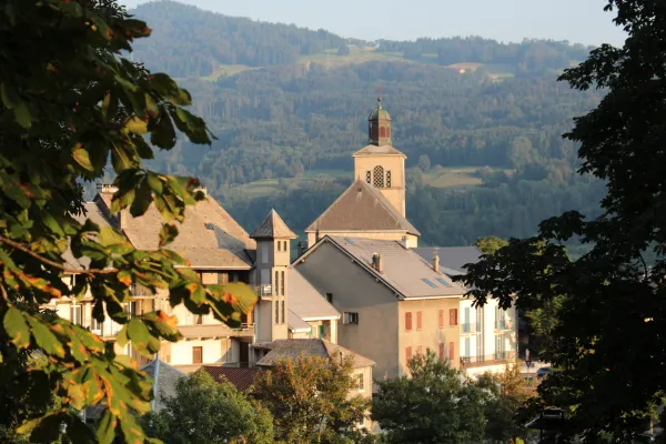 Itinéraire pédestre : Circuit des rives du Foron et du bourg ancien