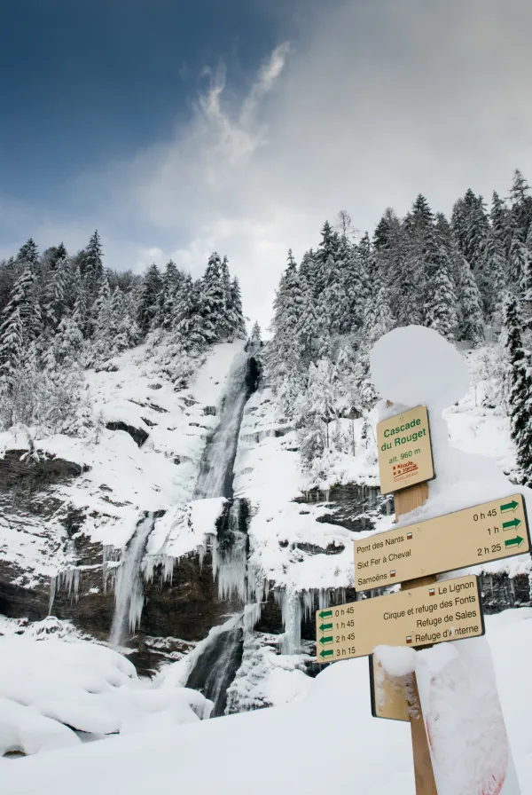 Cascade du Rouget gelée